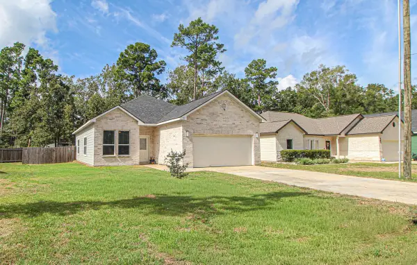 166 S Village Cove Loop, Livingston, TX 77351