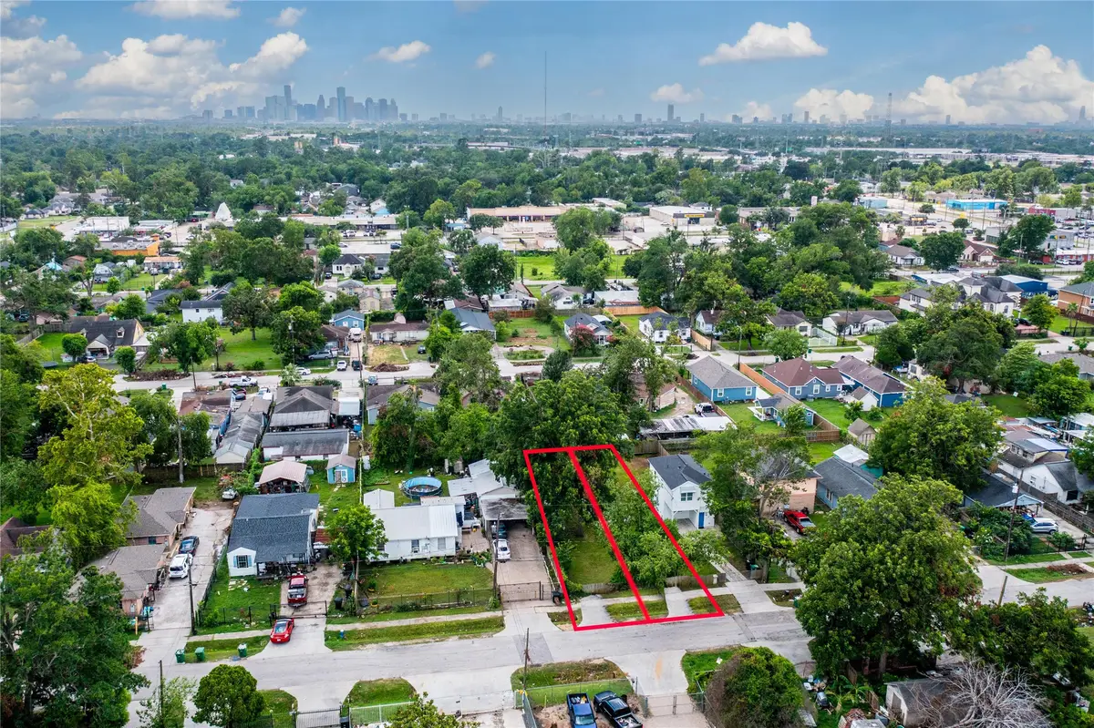 212 Garrotsville Street, Houston, TX 77022 - Image #1