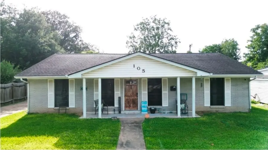 105 S Ringgold Street, West Columbia, TX 77486 - #1