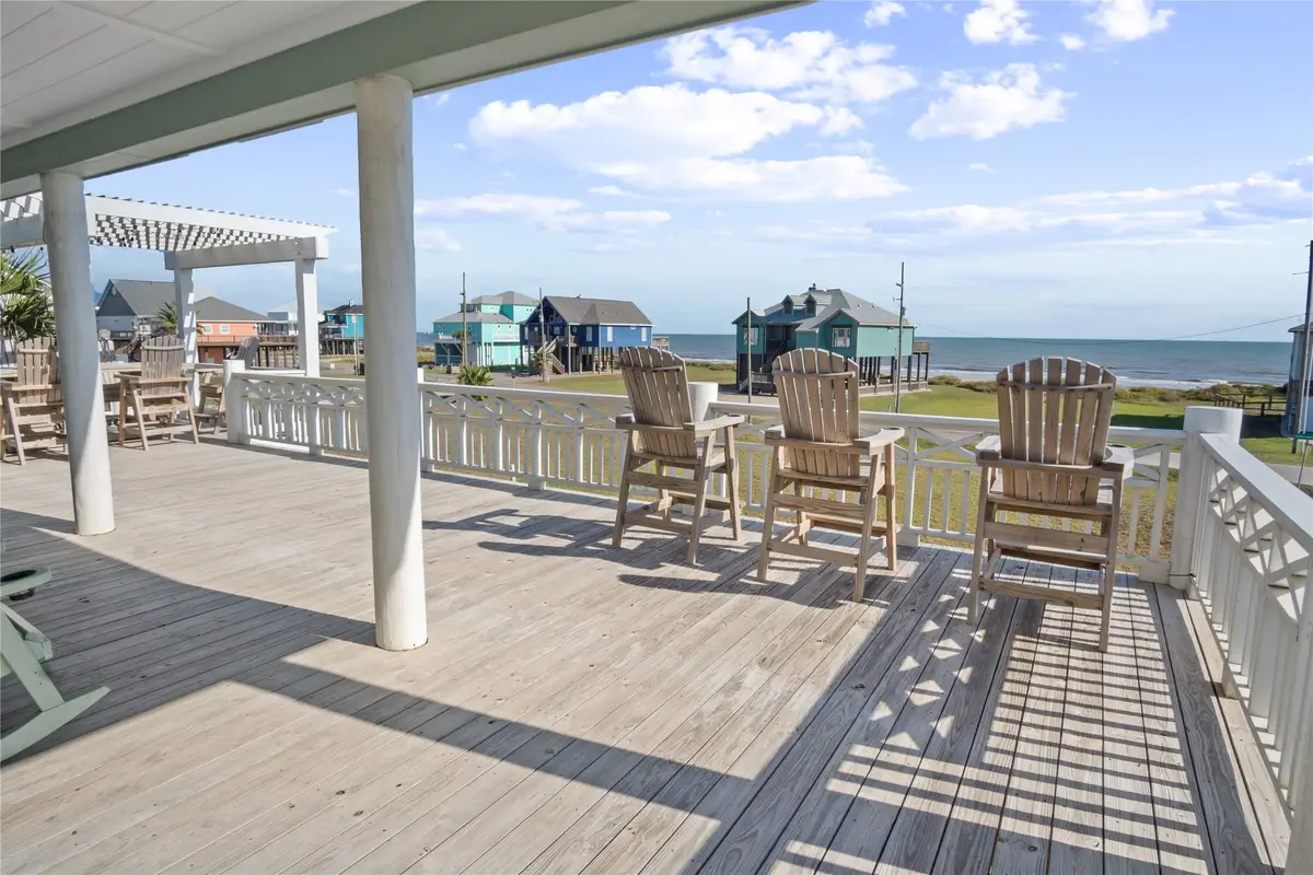 940 Raymond, Crystal Beach, TX 77650 - Image #1