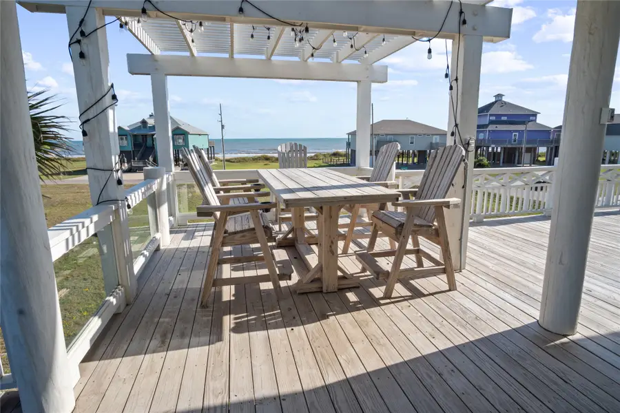 940 Raymond, Crystal Beach, TX 77650 - Image #2