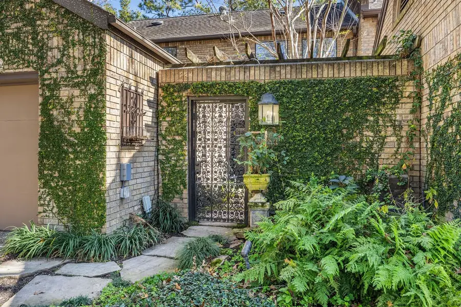 20 Town Oaks Place, Bellaire, TX 77401 - Image #3