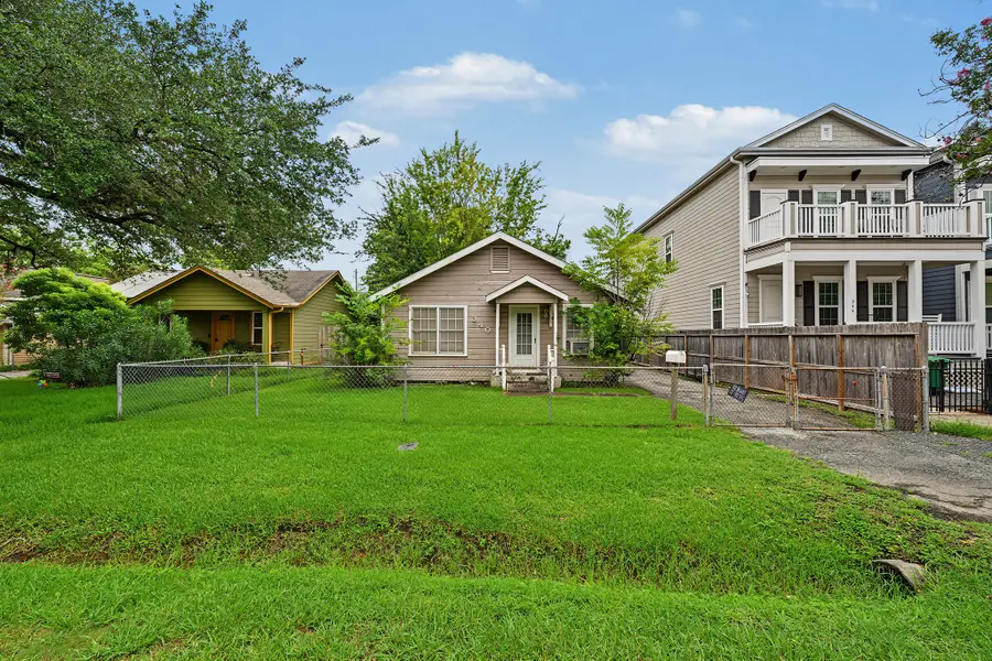 340 W 27th Street, Houston, TX 77008 - #2
