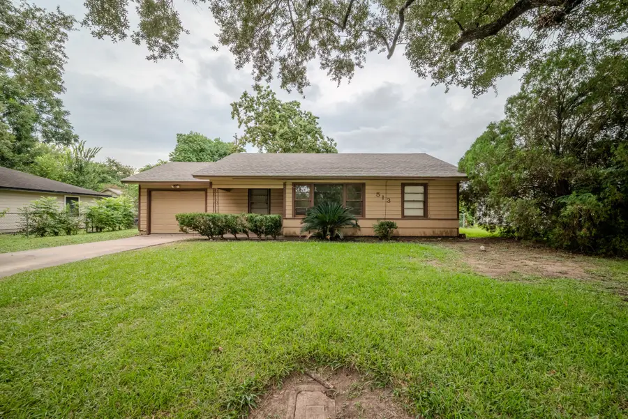 513 Frankie Street, Wharton, TX 77488 - Image #2