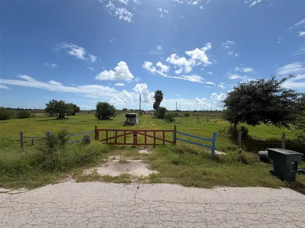 12123 Ostermeyer Road, Galveston, TX 77554