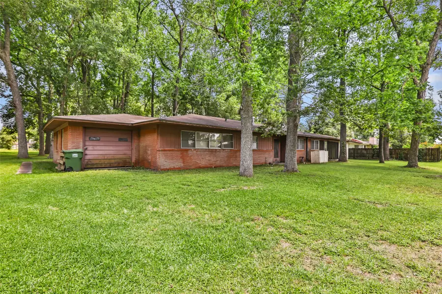 409 E Linney Street, Dayton, TX 77535 - #3