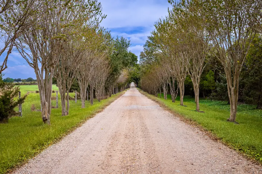 3100 Trails End Lane, Brenham, TX 77833 - Image #3