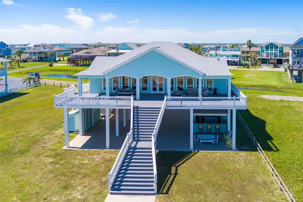 3244 Gulf Castle Drive, Crystal Beach, TX 77650