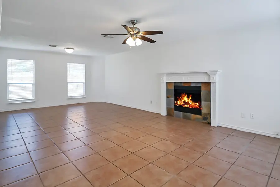 2325 Shady Pine Drive, Conroe, TX 77301 - Image #2