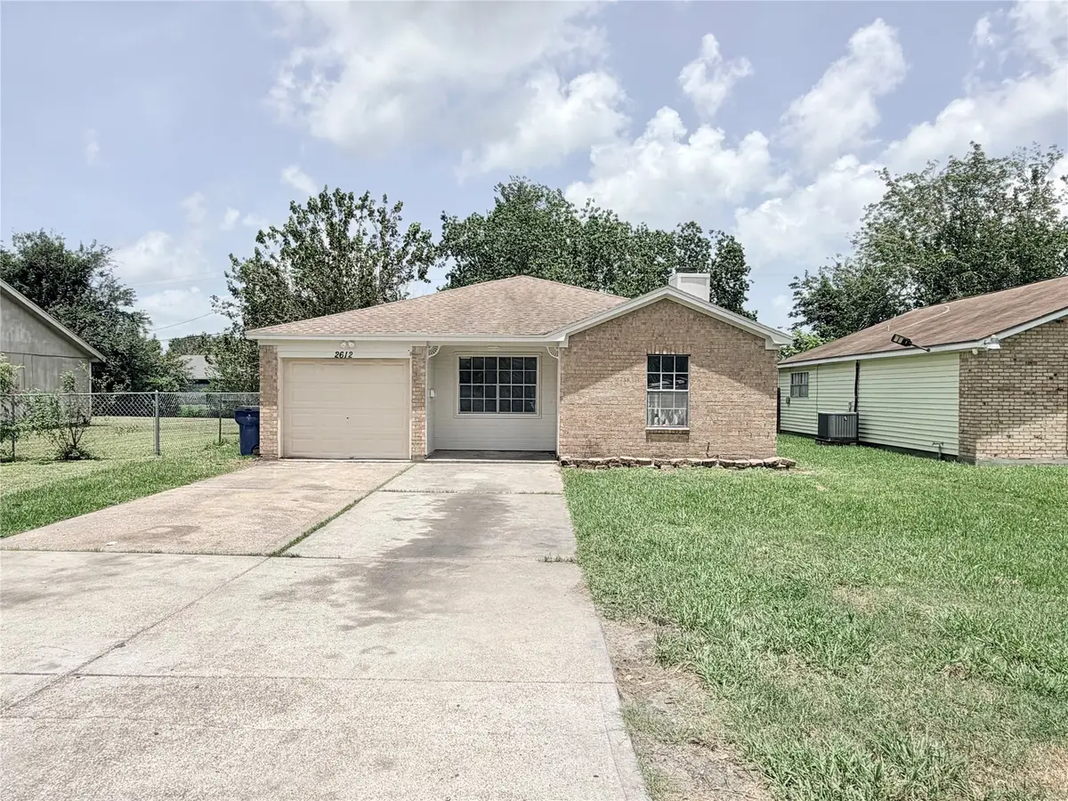2612 4th Avenue N, Texas City, TX 77590 - #1