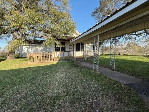 33955 Fm 365, Nome, TX 77629