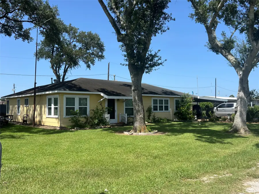 1515 N Mechanic Street, El Campo, TX 77437 - #2
