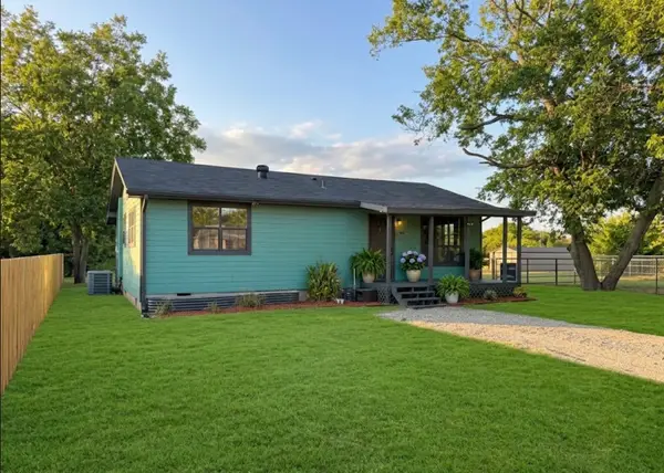 621 W 9th Street, Kemp, TX 75143