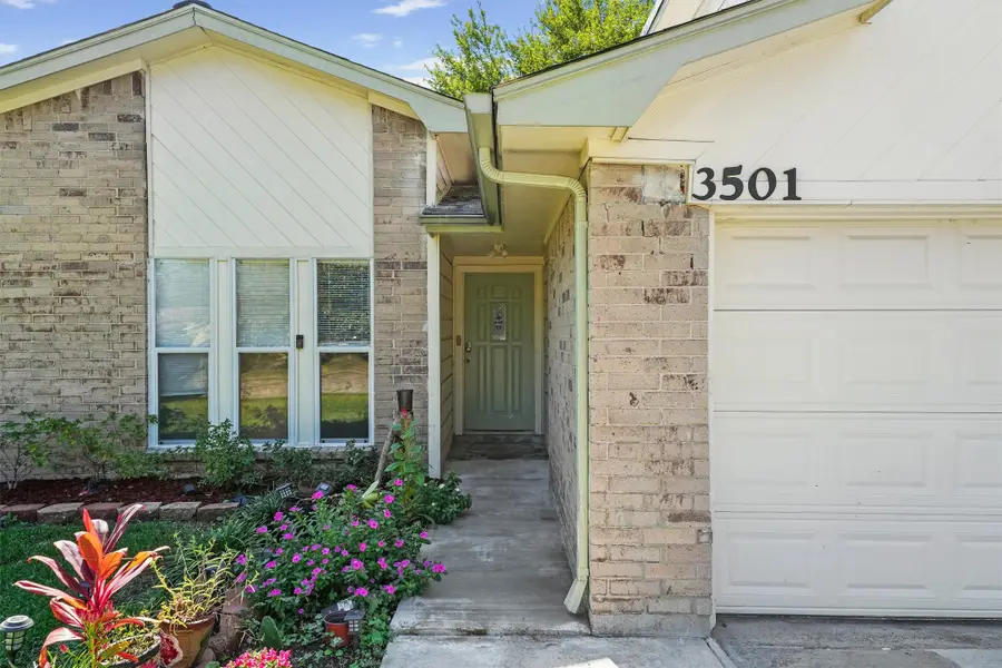 3501 Old Oaks Drive, Baytown, TX 77521 - Image #3