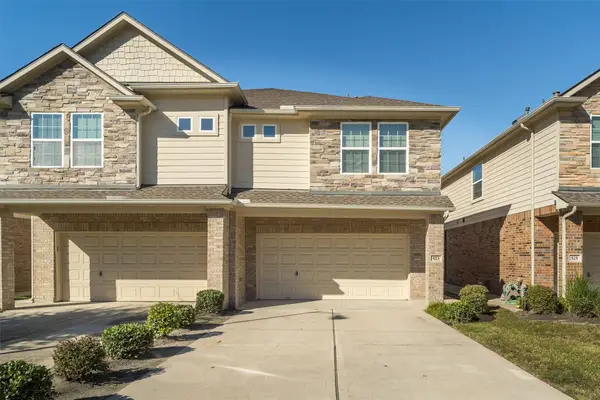 523 N 1st Street, La Porte, TX 77571