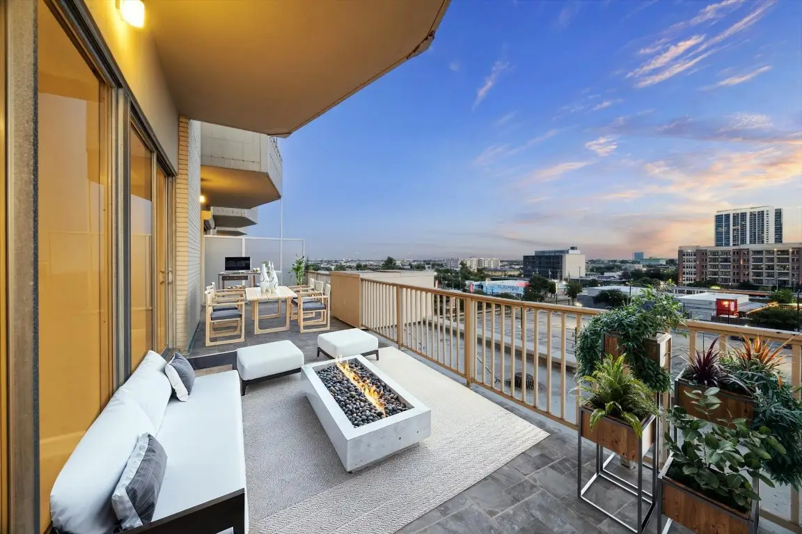 2016 Main Street #622, Houston, TX 77002 - #1