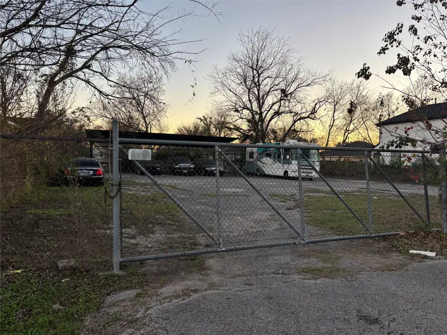 330 Connecticut Street, Houston, TX 77029 - Image #3