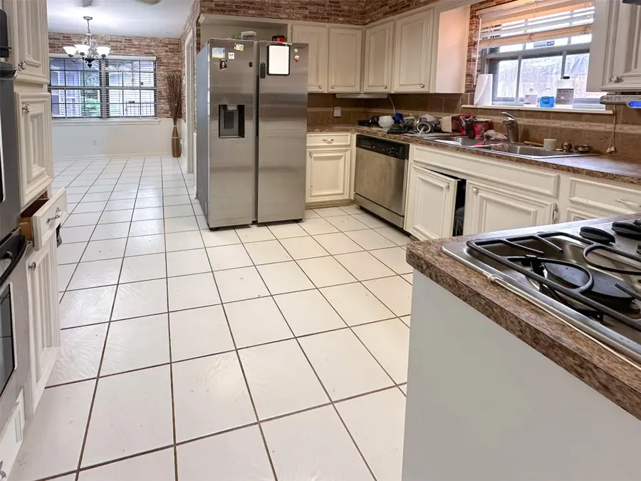 127 Begonia Street, Lake Jackson, TX 77566 - #3