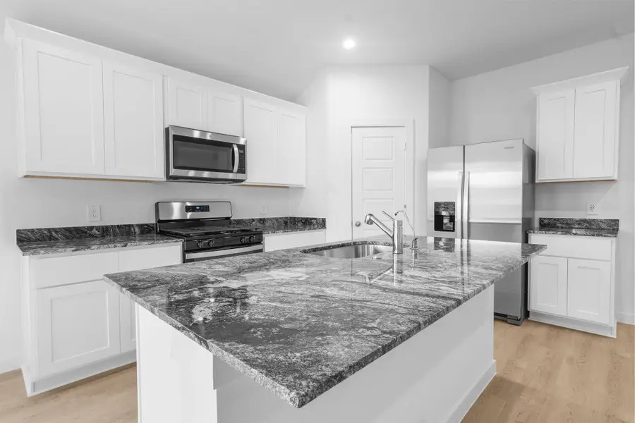 11 Robin Court, Angleton, TX 77515 - Image #3