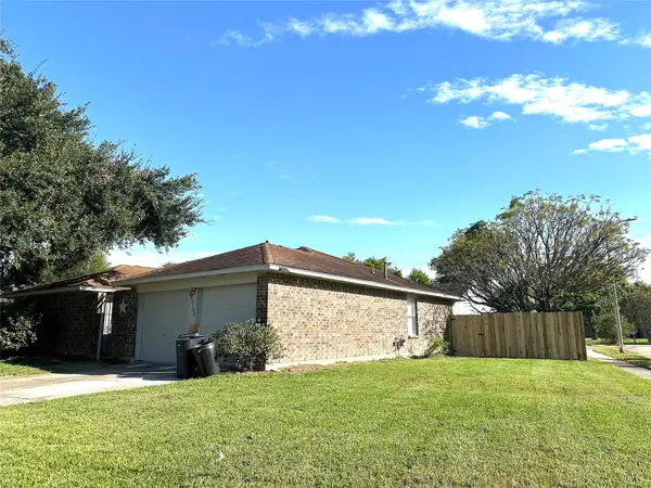 10102 Park Lane, La Porte, TX 77571