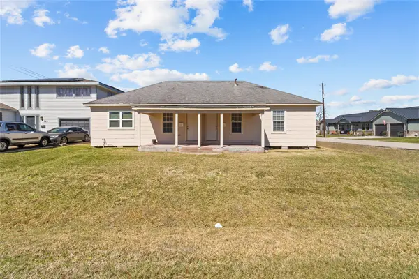319 E B Street, La Porte, TX 77571