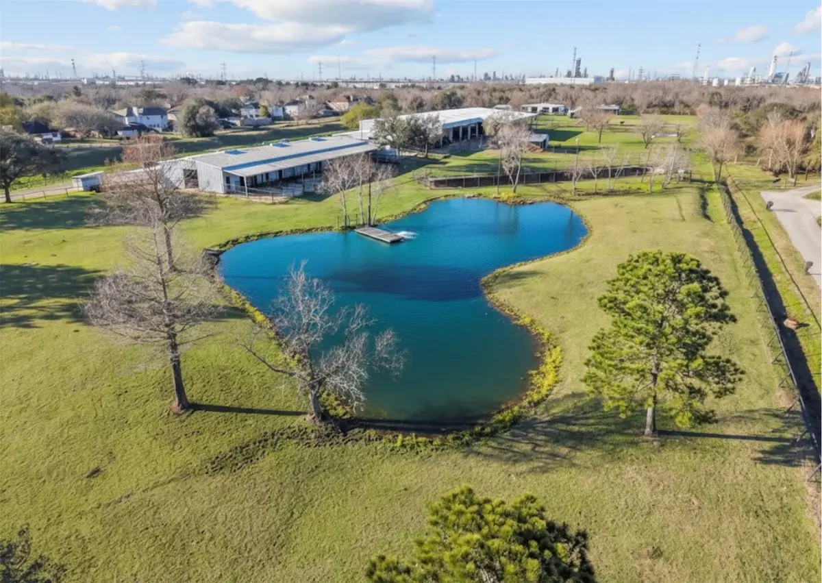 10431 N P Street, La Porte, TX 77571 - #1