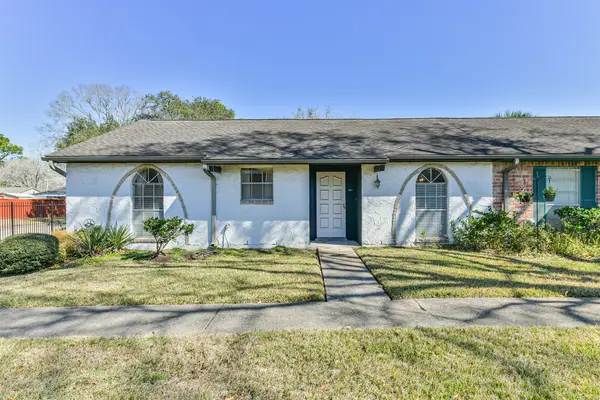 3914 Laura Leigh Drive, Friendswood, TX 77546