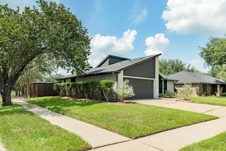 9 Sarita Court, Angleton, TX 77515 - #2