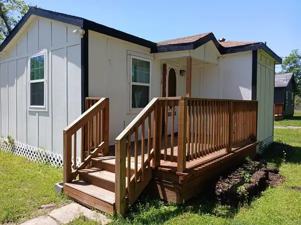 15519 Highway 6, Santa Fe, TX 77517
