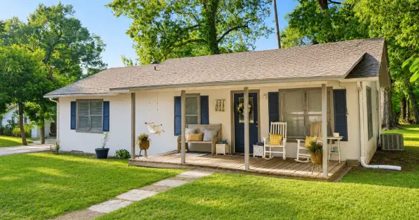 211 E Yell Street, Livingston, TX 77351
