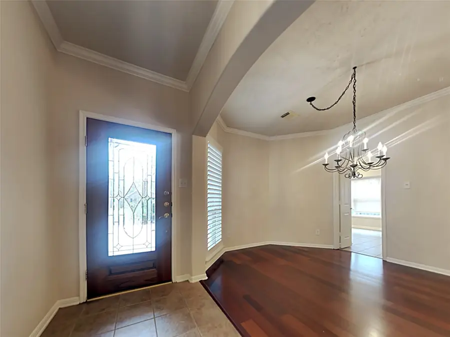 155 S Queenscliff Circle, The Woodlands, TX 77382 - #2