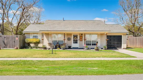 106 S Mattson Street, West Columbia, TX 77486