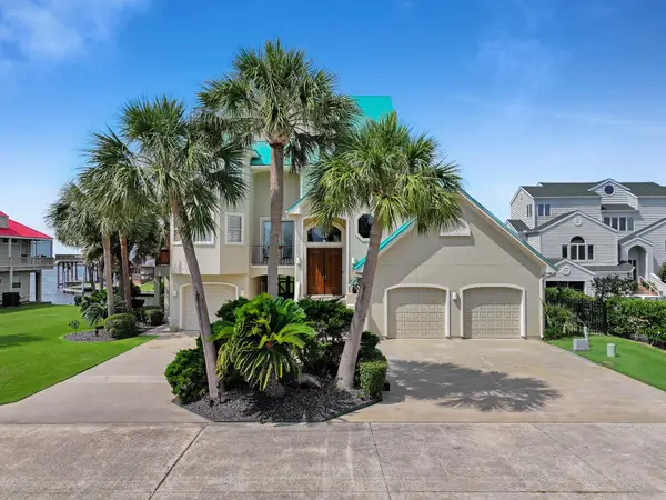 425 Island Way, Port Arthur, TX 77640