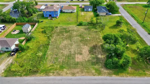 512 S Avenue G, Freeport, TX 77541