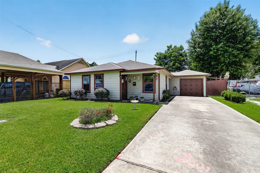 2402 Raymond Street, Pasadena, TX 77506 - #3