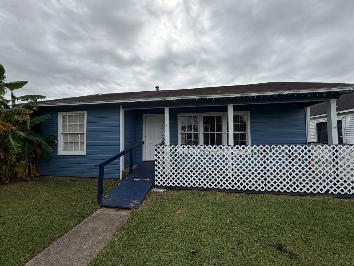 1427 W 6th Street, Freeport, TX 77541 - #1