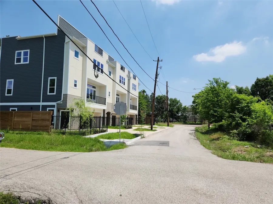 2101 Briley Street, Houston, TX 77004 - #2
