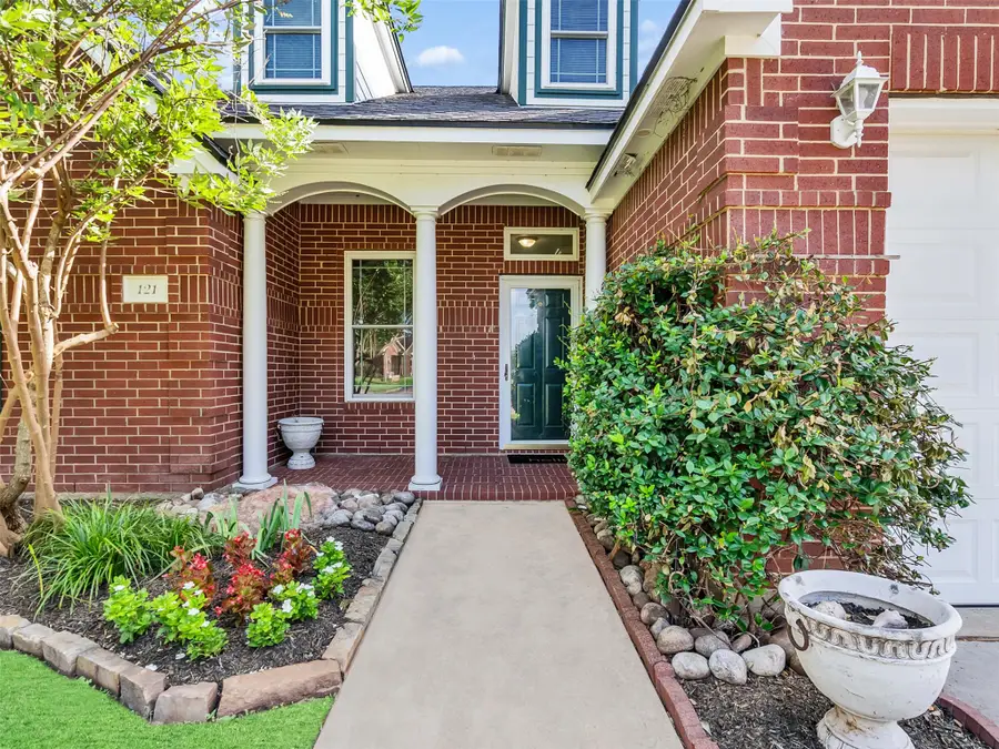 121 Jamestown Avenue, Clute, TX 77531 - #3