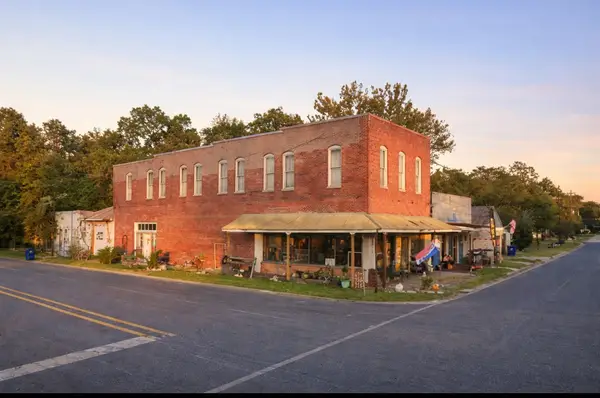 100 E 2nd Street, Groveton, TX 75845