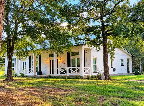 15633 Rustling Oak Lane, Plantersville, TX 77363