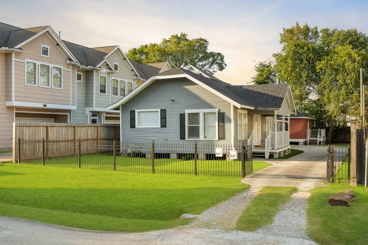 837 W 25th Street, Houston, TX 77008 - Image #1