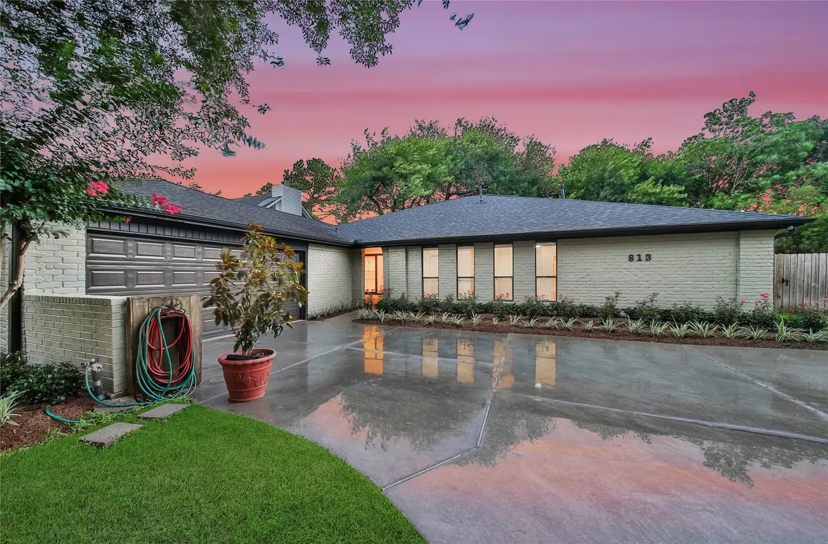 813 E Green Belt Drive, Sugar Land, TX 77498 - #1