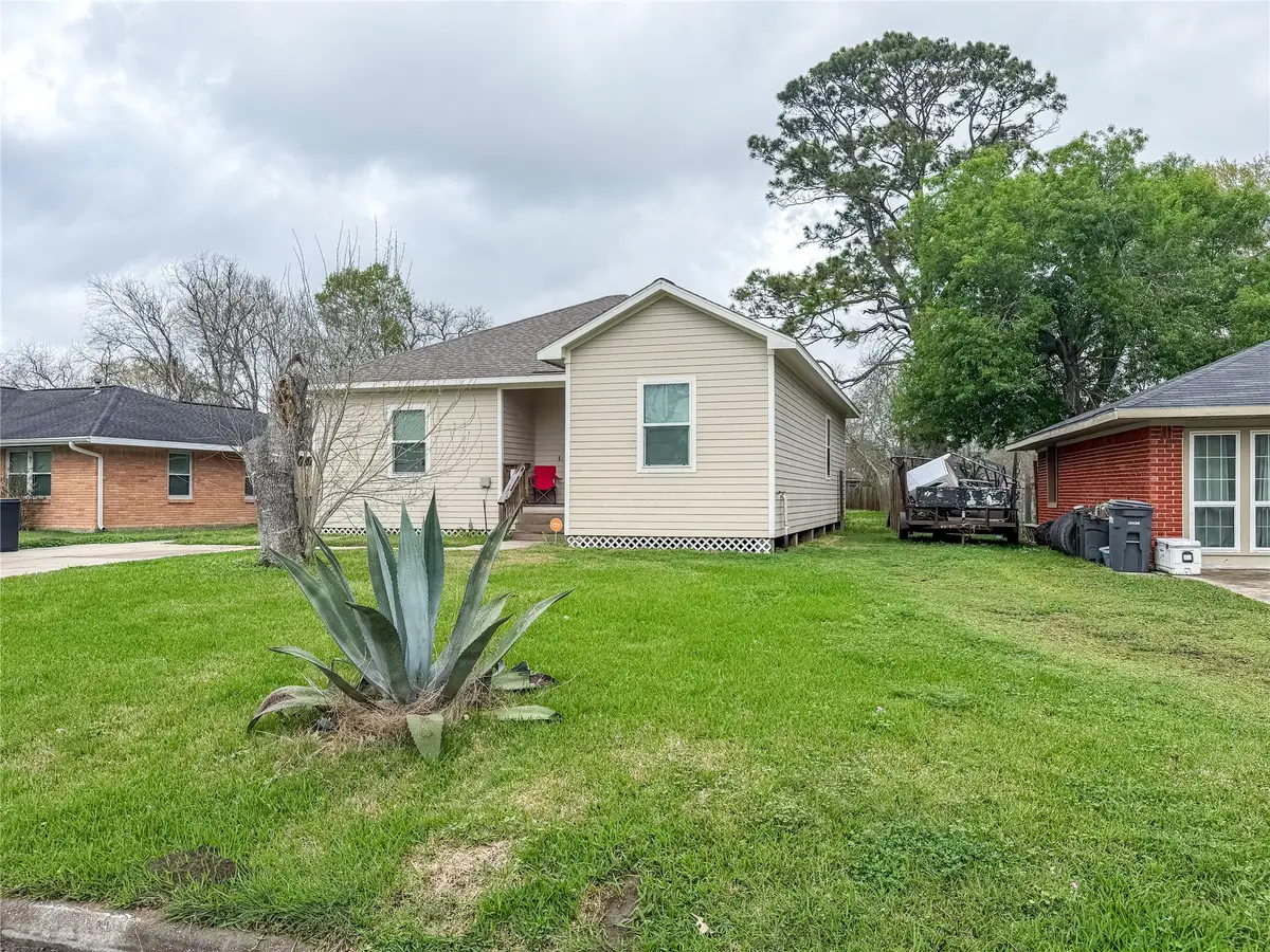 106 N Bayou Drive, Hitchcock, TX 77563 - #1