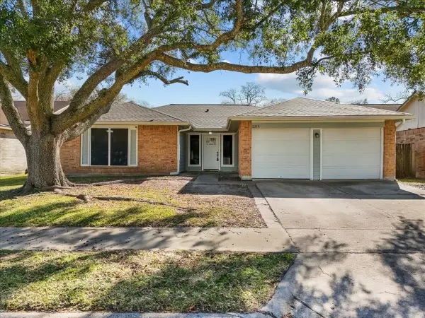 2319 Leading Edge Drive, Friendswood, TX 77546