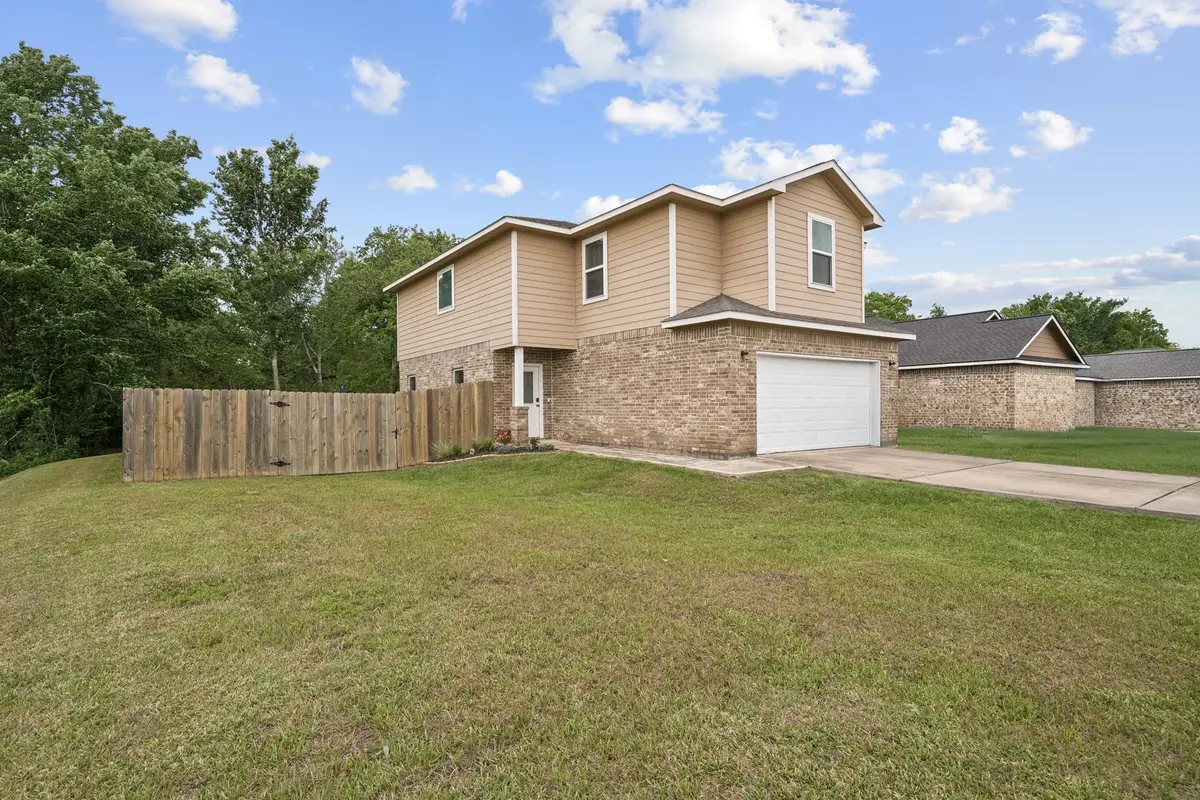 6101 Fox Ridge Drive, Angleton, TX 77515 - #1