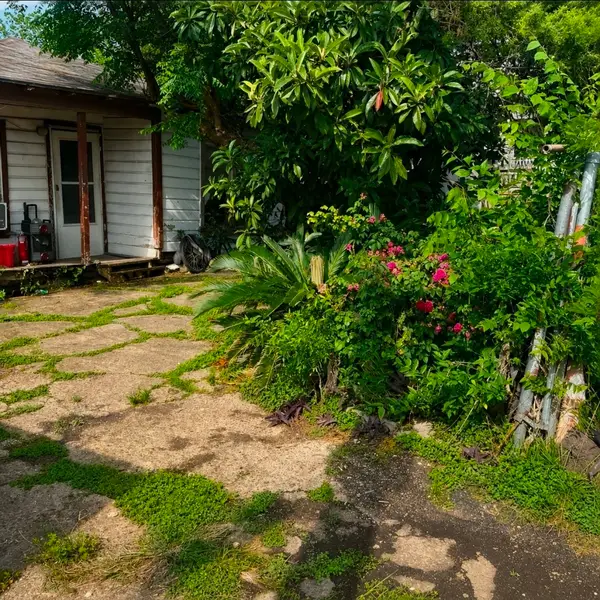 907 E 37th Street E, Houston, TX 77022