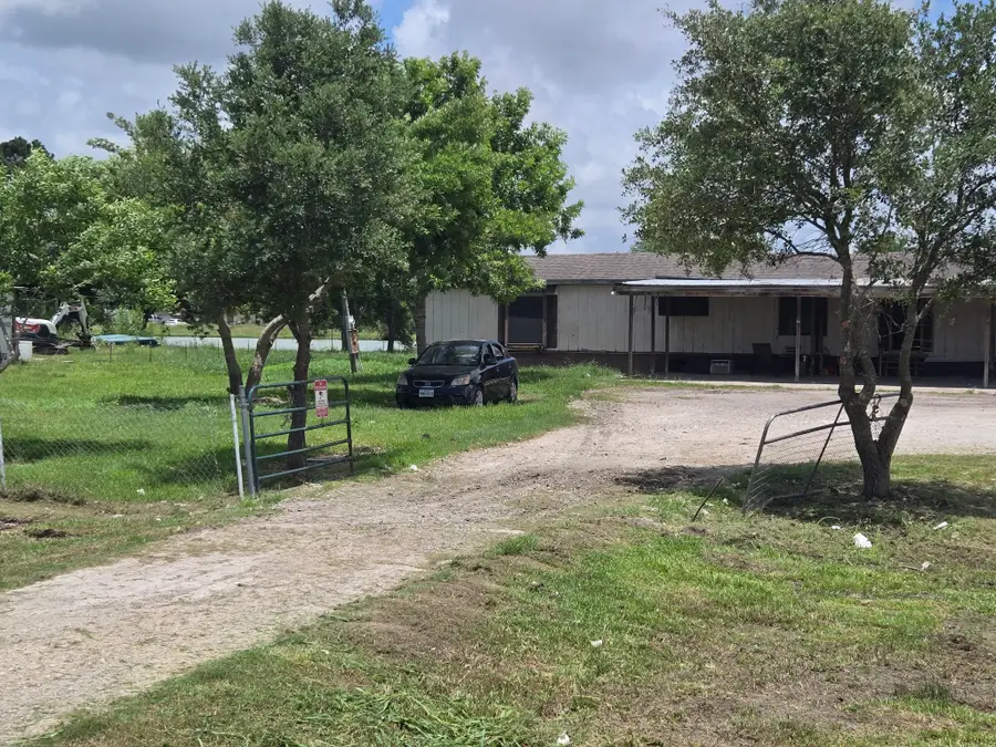 8235 County Road 128, Alvin Pearland, TX 77511 - #2