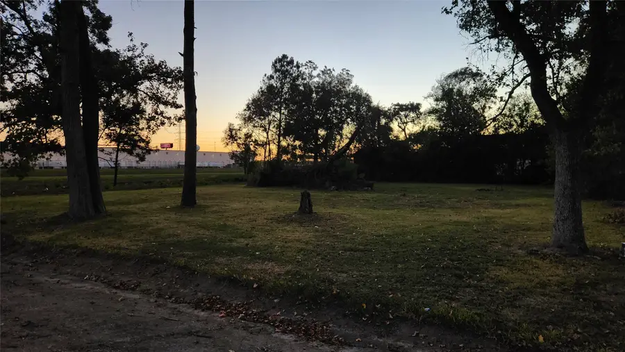 15607 Dowlwood Drive, Houston, TX 77032 - Image #2