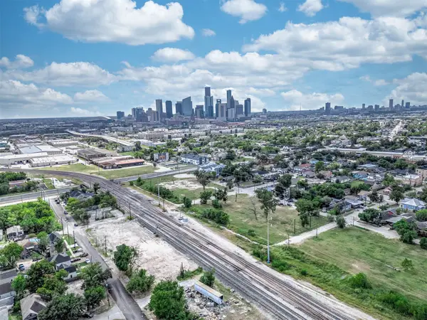 2023 Semmes Street, Houston, TX 77026