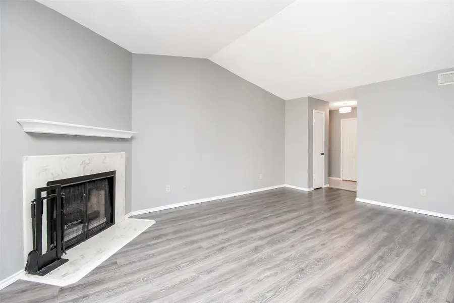 1515 Sandy Springs Road #1006, Houston, TX 77042 - Image #2